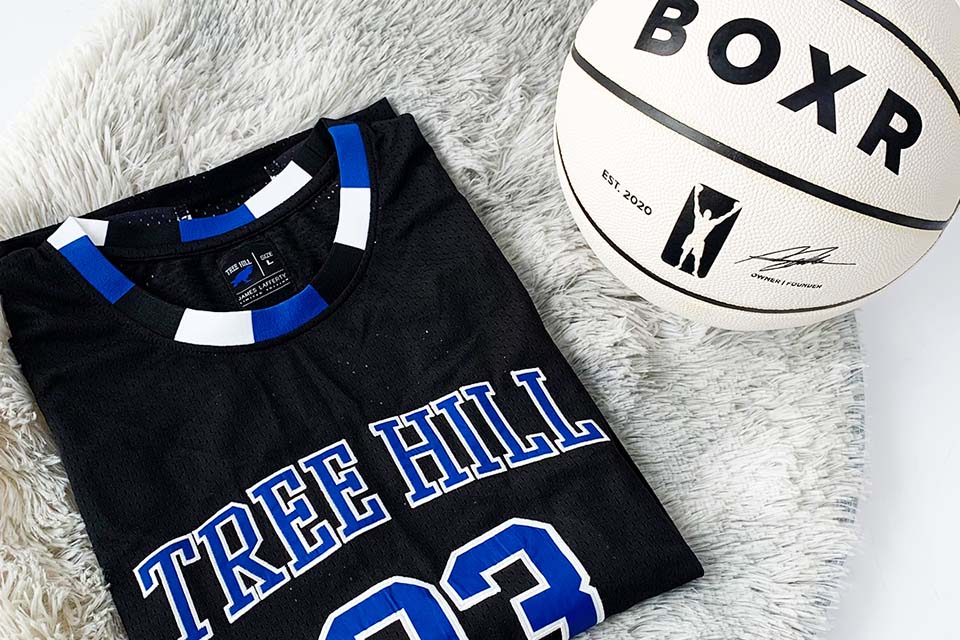 How to sell custom products on Etsy in 2024