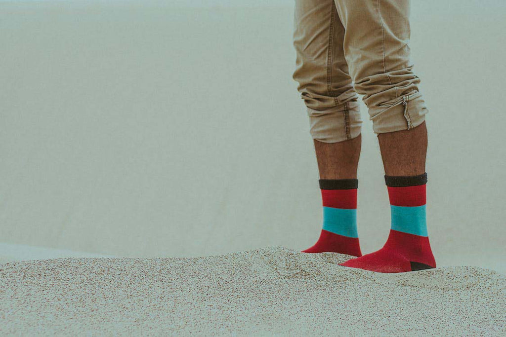 5-Top benefits of buying and selling custom socks for individuals and brands